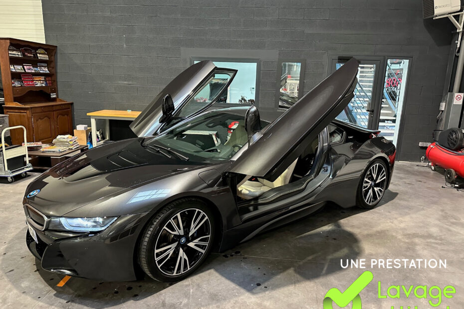 Revêtement céramique sur une BMW i8 proche de Valenciennes