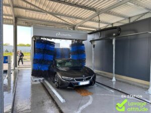 Prestation de lavage auto libre-service - voiture BMW - rouvignies
