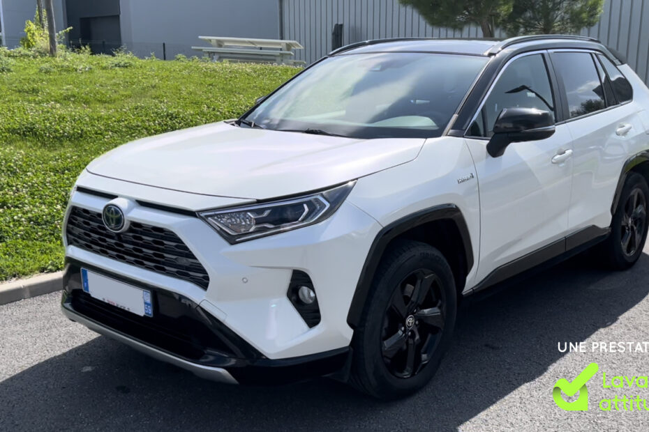 Lavage complet voiture SUV Toyota - suite fin de location