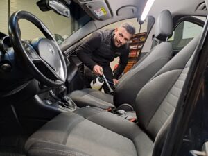 expert detailing automobile à Lavage Attitude