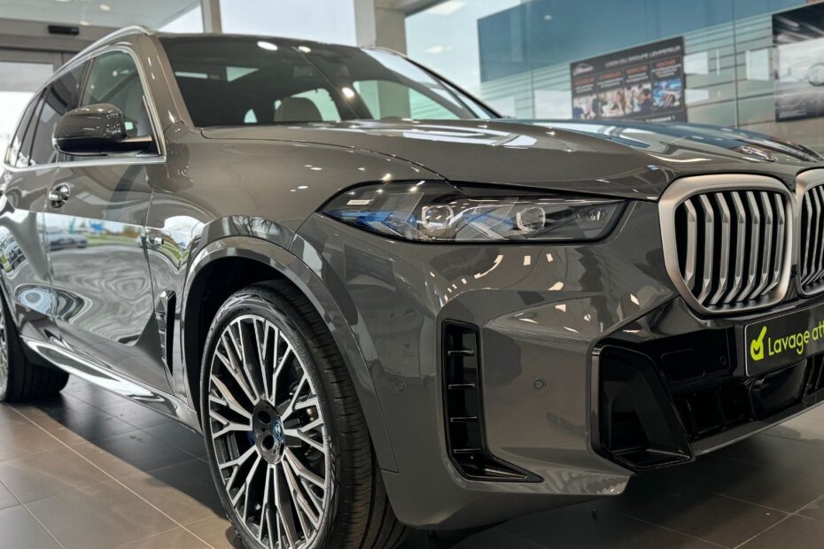 Lavage extérieur BMW X5 en concession