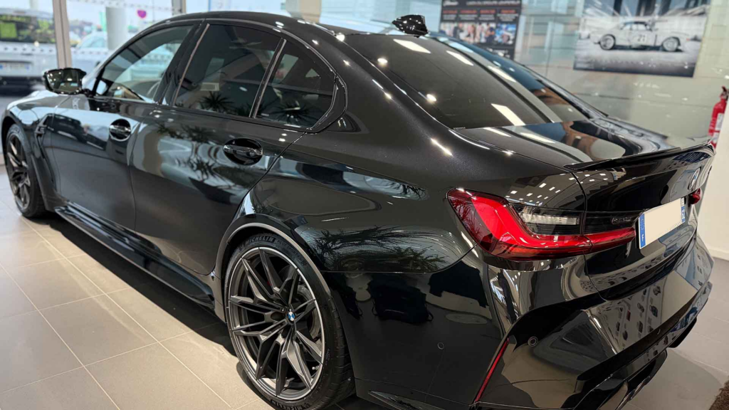 Voitre chez un concessionnaire suite à une prestation de lustrage