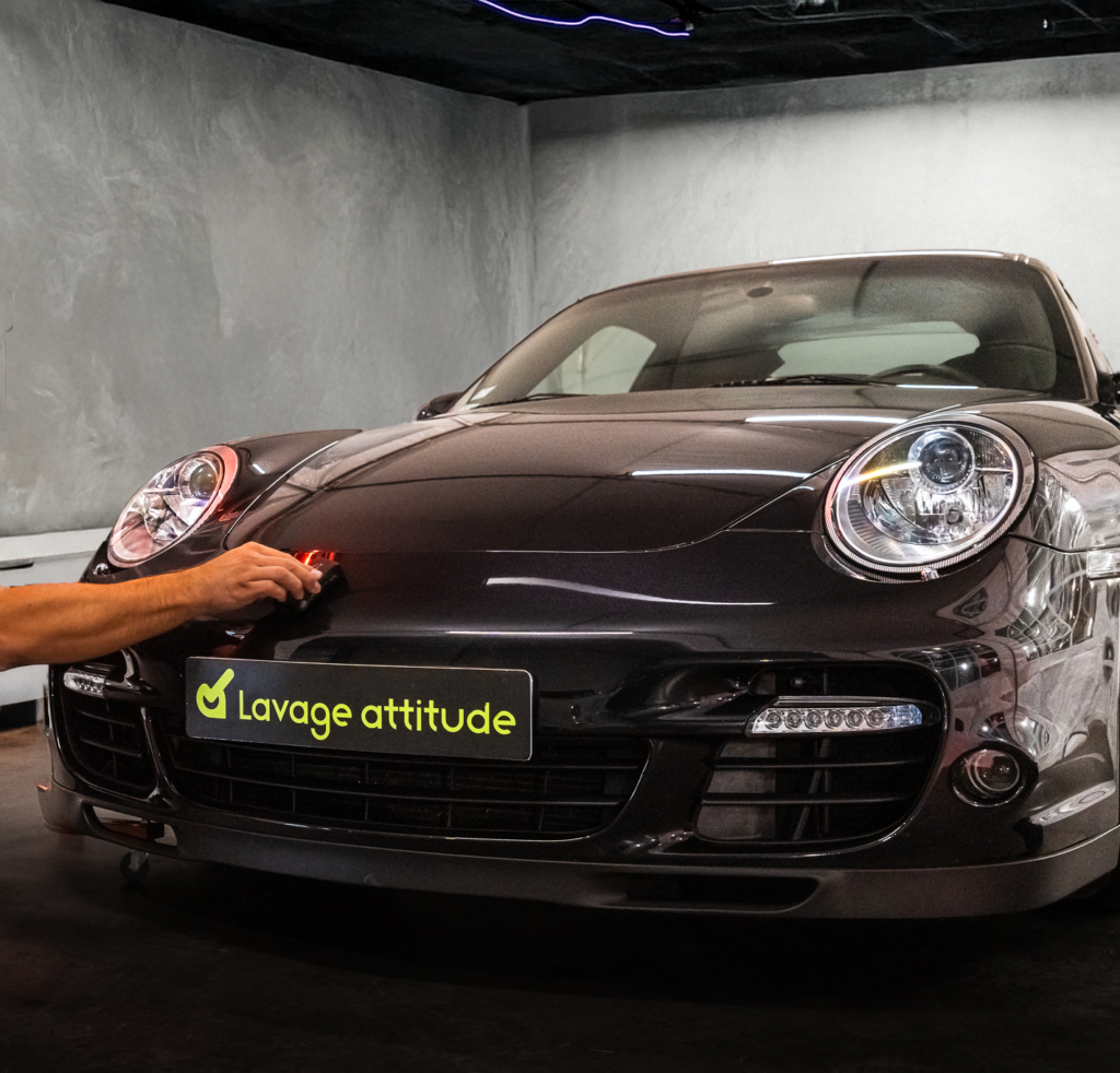 nettoyage intérieur et extérieur dans un centre de lavage et detailing auto à Valenciennes
