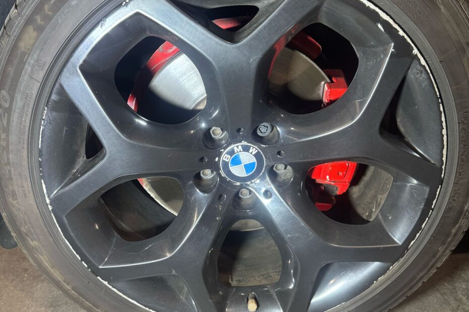 rénovation de jante sur une BMW chez Lavage Attitude Valenciennes