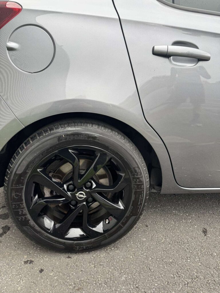 raccord de carrosserie de véhicule
