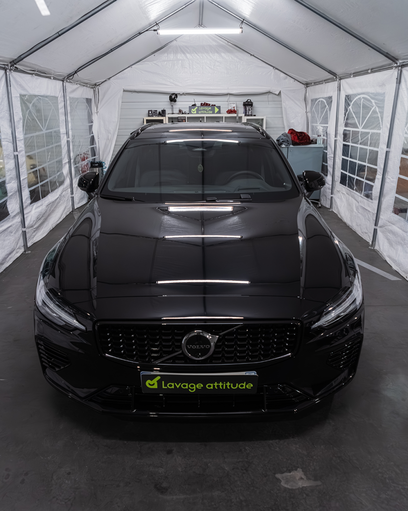 photo d'un véhicule nettoyé suite à une prestation avant vente automobile